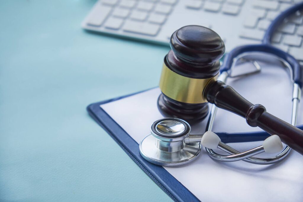 Emhart Abogados Chile, especialistas en negligencias medicas